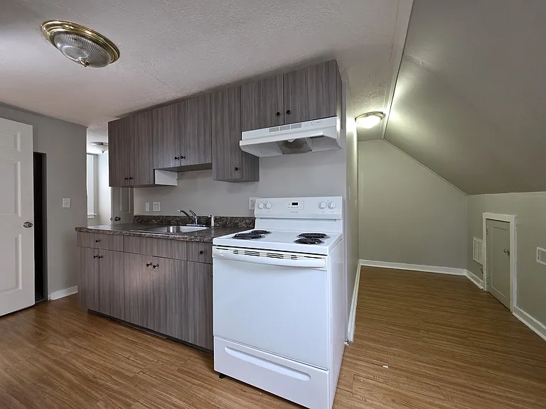 549 Valley St #B — Photo 4