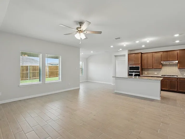 3928 Malachite Dr — Photo 3