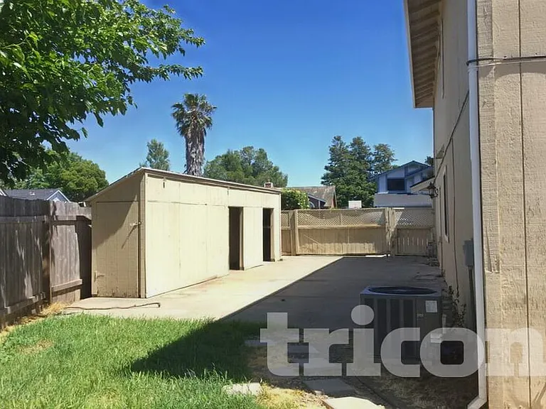 844 Sage Dr — Photo 11