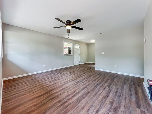 5th image of 3608 S Lakewood Dr