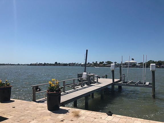 5th image of 4597 Clearwater Harbor Dr N