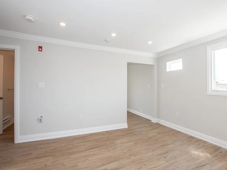 81 Empire St #13 — Photo 6