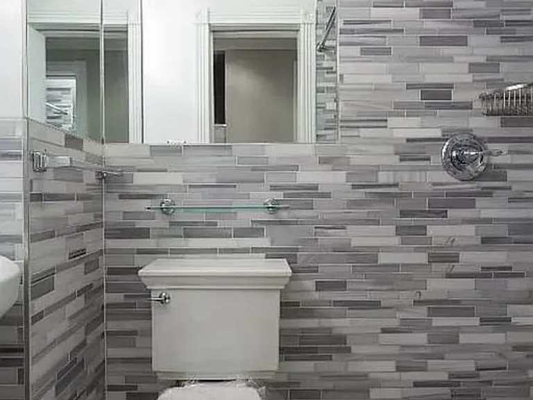118 E 7th St #4C — Photo 7