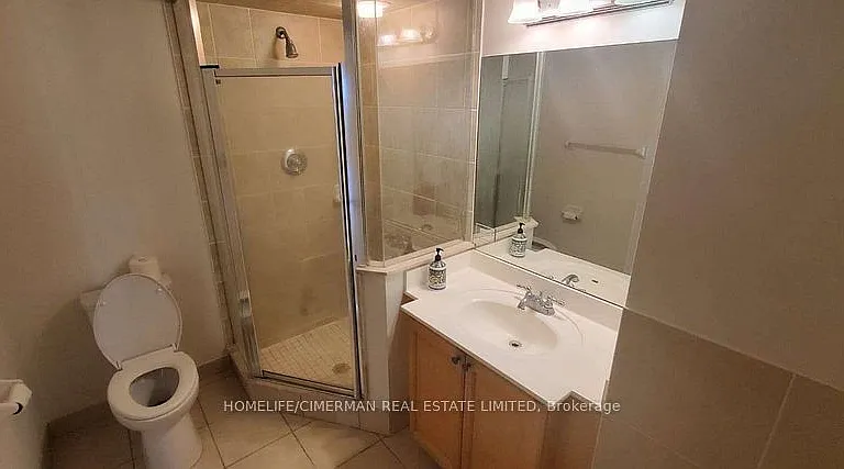 15 Greenview Ave #2012 — Photo 8