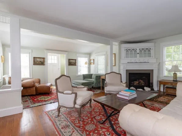 6 Willow St, Wellesley, MA 02481