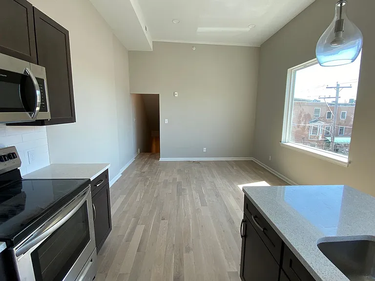 776 S 15th St — Photo 2