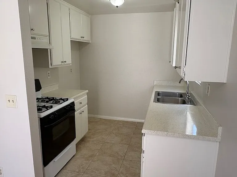 7891 Holt Dr — Photo 12