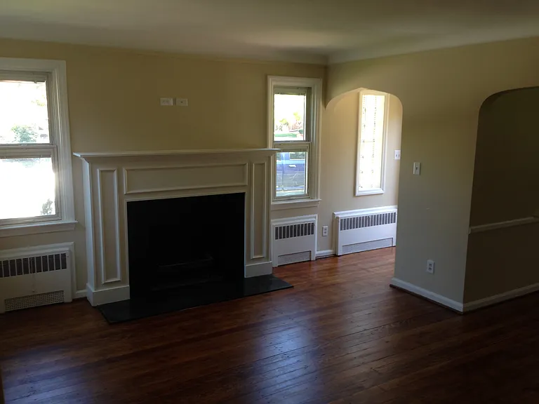 433 Madison St — Photo 2