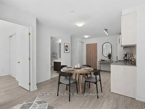 3100 Keele St #604, Toronto, ON M3M 0E1