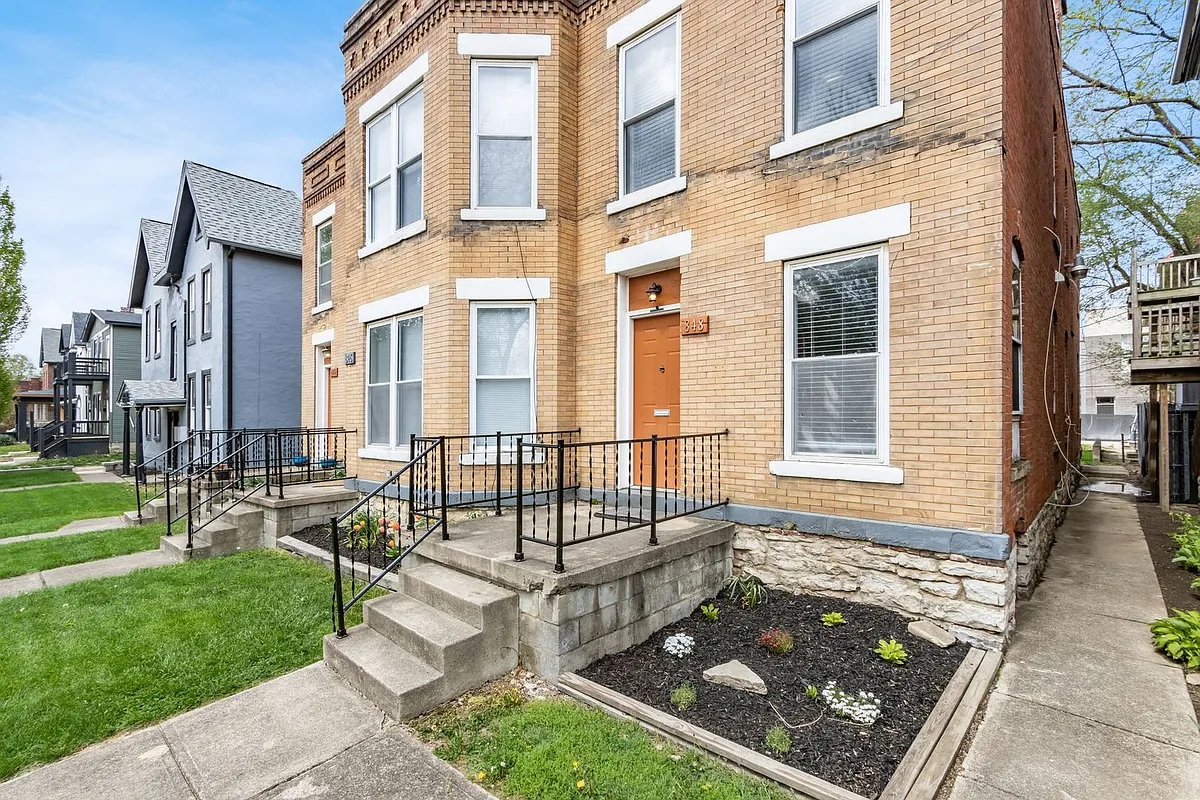 Building Photo - 844-848 Oak St