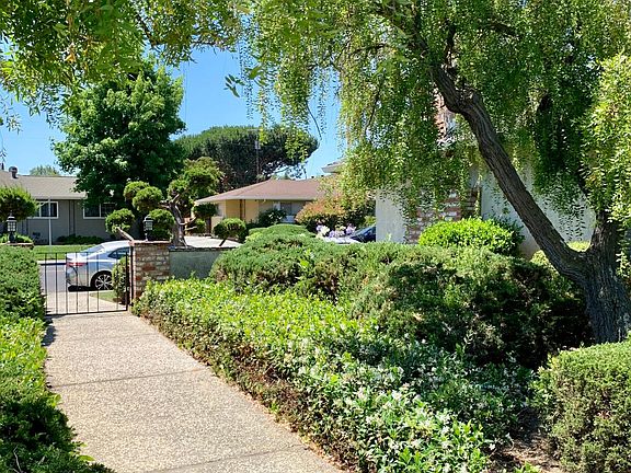 4th image of 3727 Peacock Ct #5cf9xg4fe