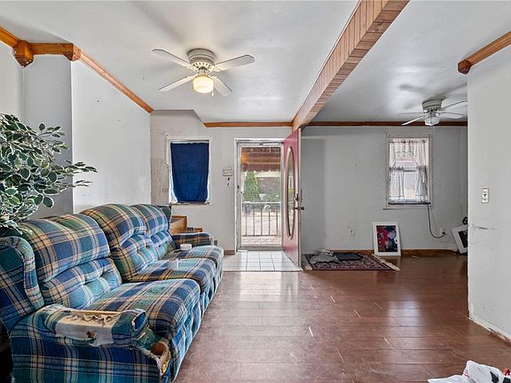 5th image of 703 Indiana Ave