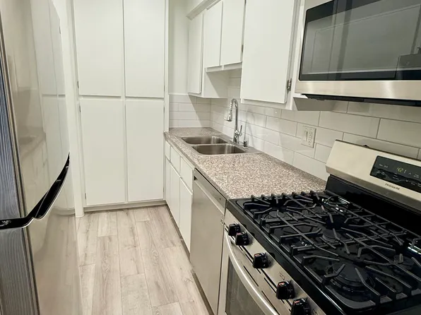 1617 N Poinsettia Place