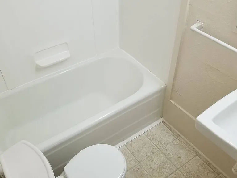 15th Street Apartments — Photo 8