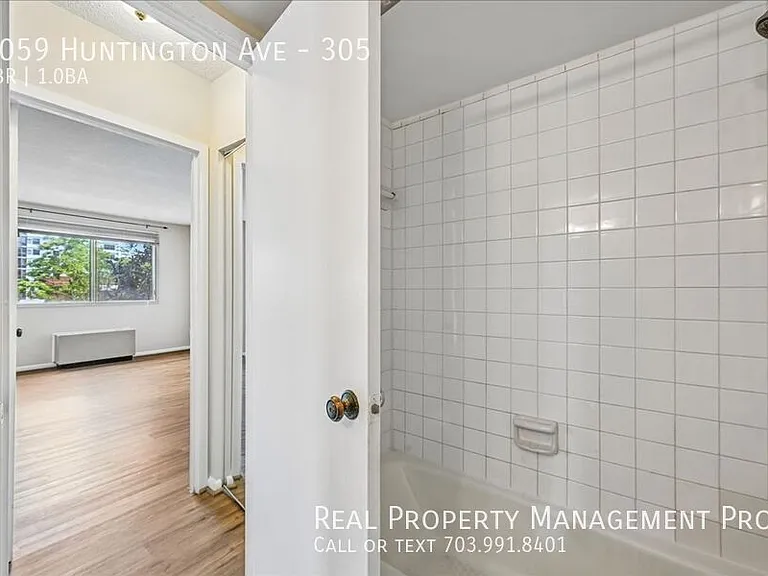 2059 Huntington Ave #305 — Photo 16