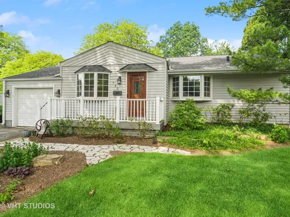 740 Lill St, Barrington, IL 60010