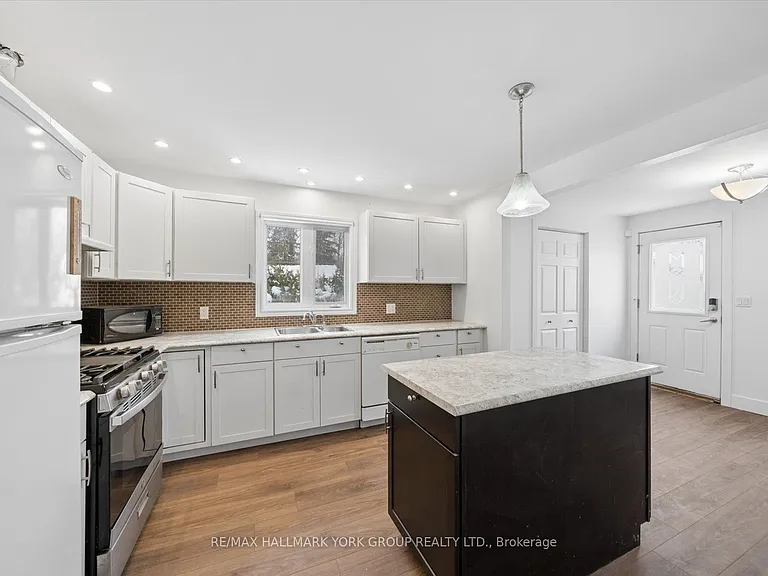 27008 Kennedy Rd #UPPER — Photo 3