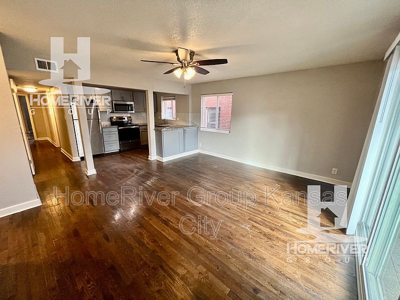 1st image of 3704 Wyandotte St #4