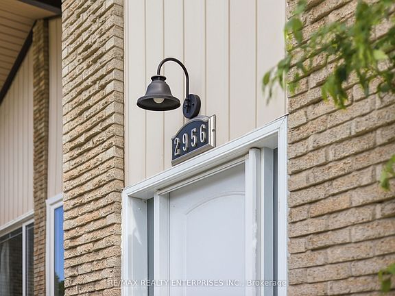 3rd image of 2956 Windjammer Rd