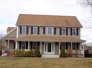 85 Riverside Dr, Wrentham, MA 02093