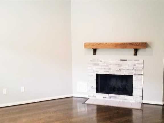 4th image of 2930 Grants Lake Blvd