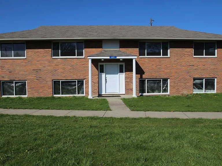2165 W Mound St #D — Photo 3