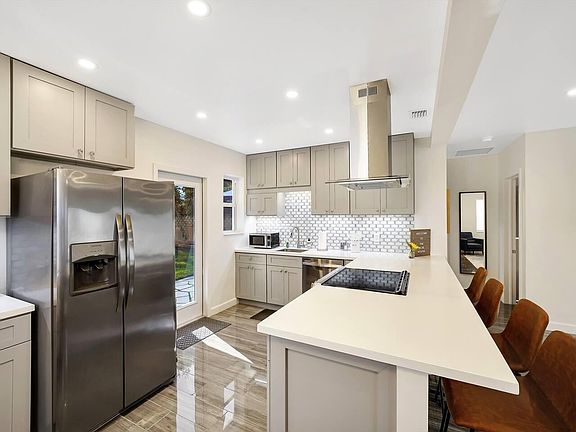 2nd image of 1332 NW 6th Avenue