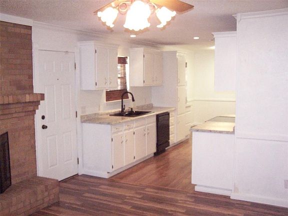 2nd image of 2102 Kimberly Dr