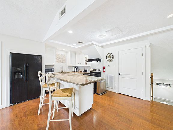 4th image of 5110 Academy St APT 5