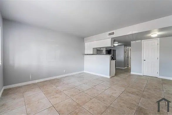 3104 E Carey Ave #2 — Photo 4