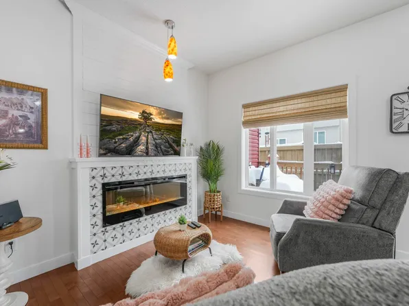 450 McConachie Way NW #3, Edmonton, AB T5Y 0S8