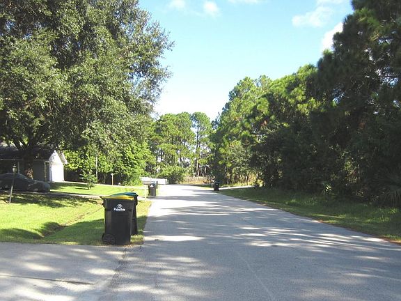 2nd image of 566 Gasparilla Ave SE