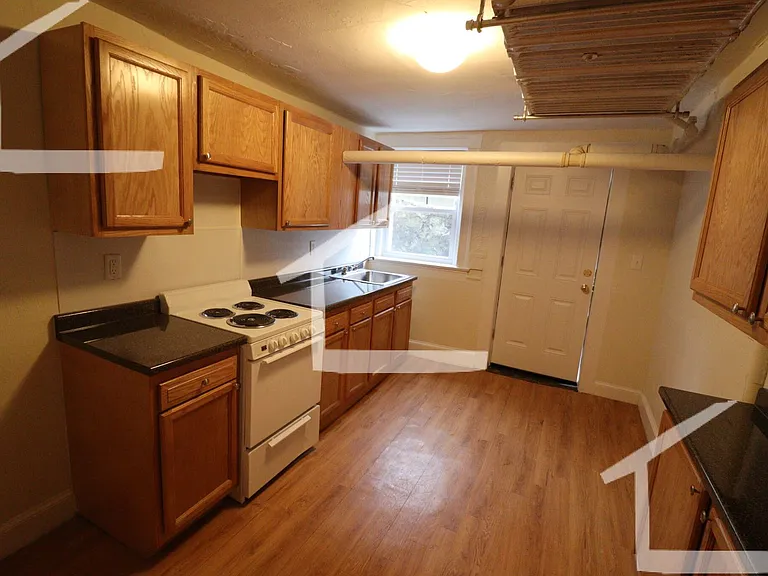 7 Mount Hood Rd #1B — Photo 4