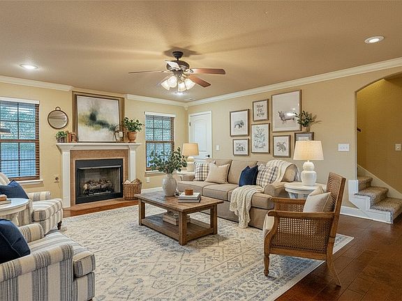 4th image of 2907 NE Wild Indigo Way