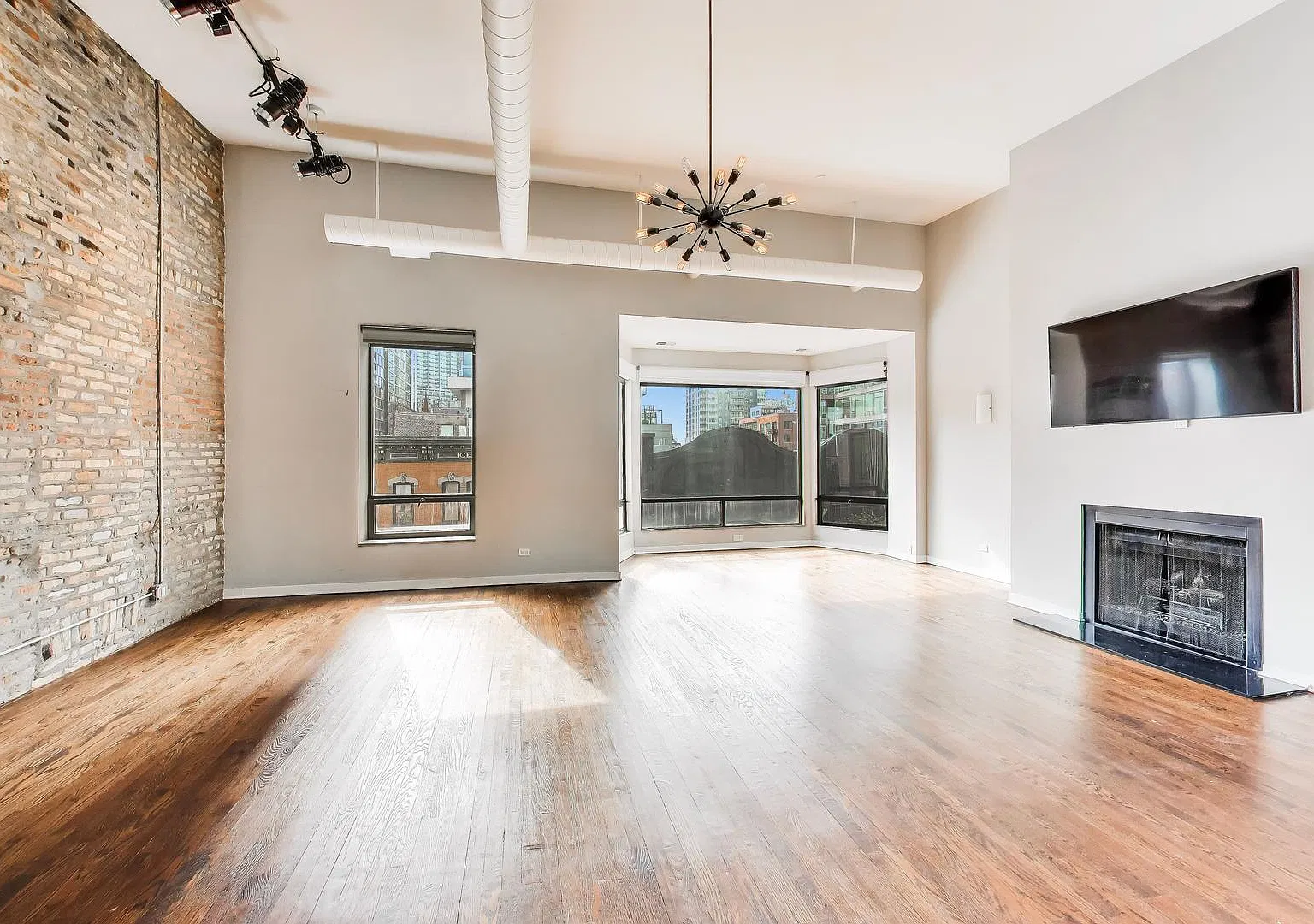 2 bed, 2.0 bath, 1900 sqft, $3,500 — Photo 3
