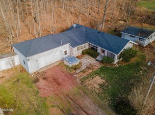 1400 North Dr, Hillsdale, MI 49242