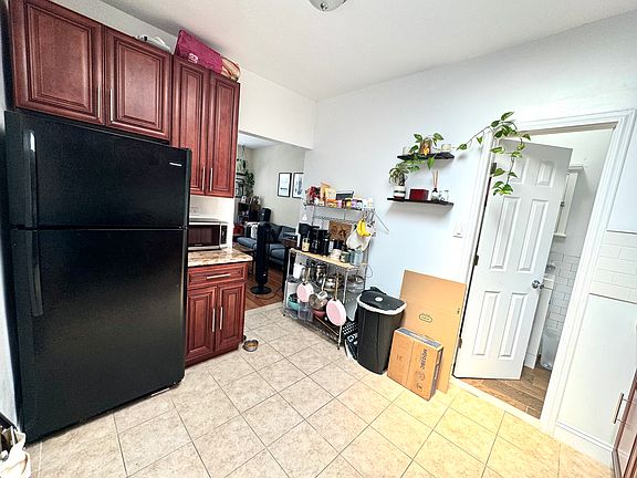 3rd image of 2609 23rd Ave APT 2F