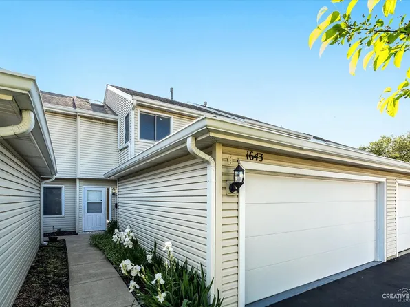 1643 Prestwick Dr, Naperville, IL 60563