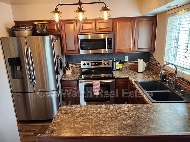 6329 E 32nd Ave #2 — Photo 2