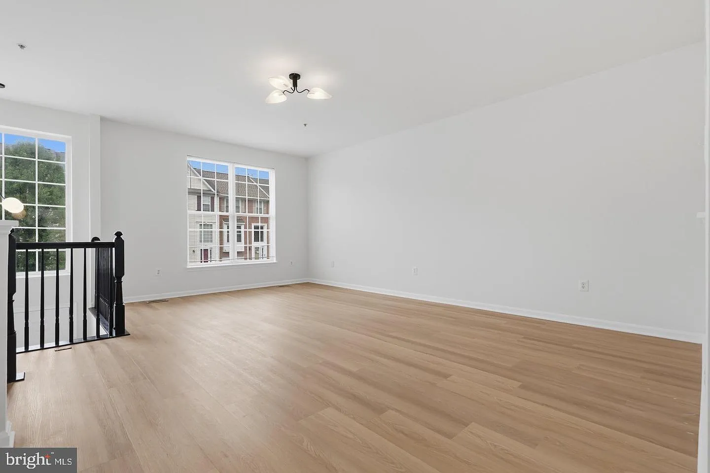 4 bed, 3.5 bath, 2938 sqft, $2,900 — Photo 4