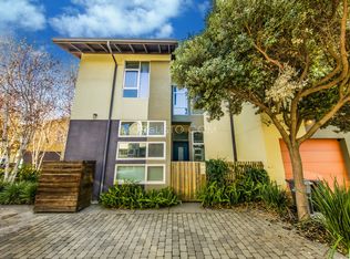 10 Moss Ln, Oakland, CA 94608