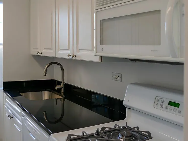 40 E 89th St #9D — Photo 6