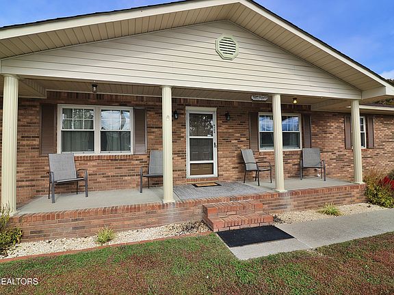 5th image of 1058 Mountain View Rd