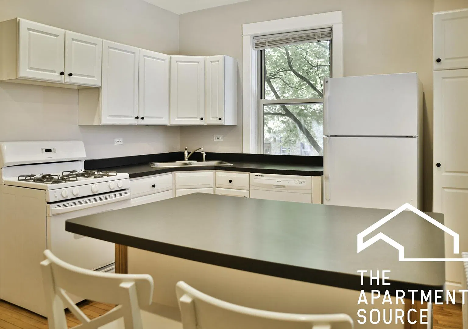 2 bed, 1000 sqft, $2,195 — Photo 1