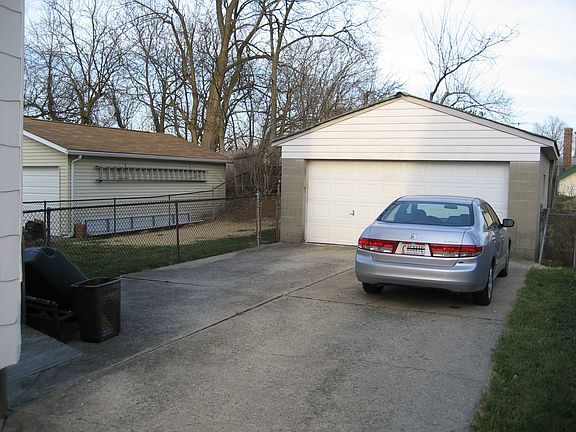 2nd image of 4032 Catherine Ave #2
