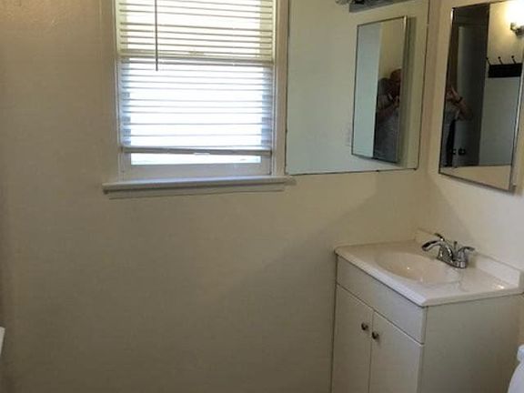 5th image of 14666 Blythe St #188-06