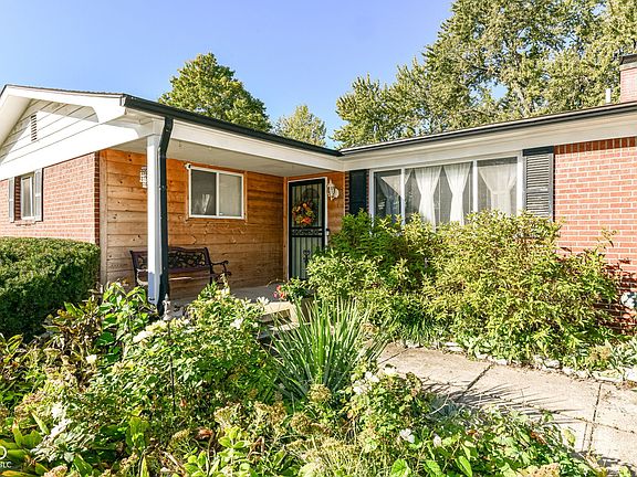 3rd image of 4910 Oaknoll Dr