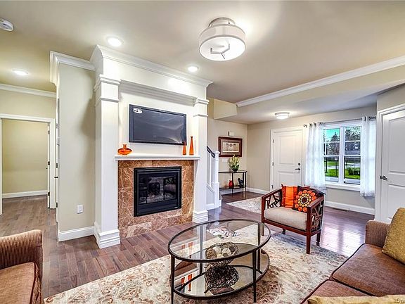 4th image of 4 Ottaway Ln