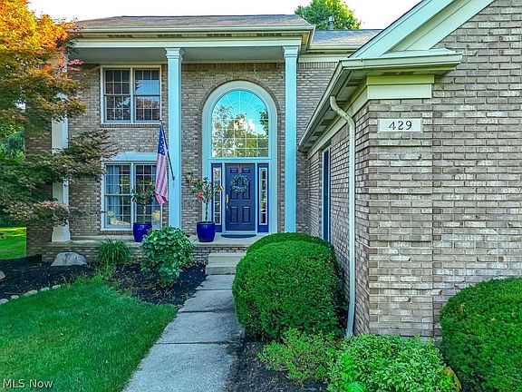 3rd image of 429 Steep Rock Dr