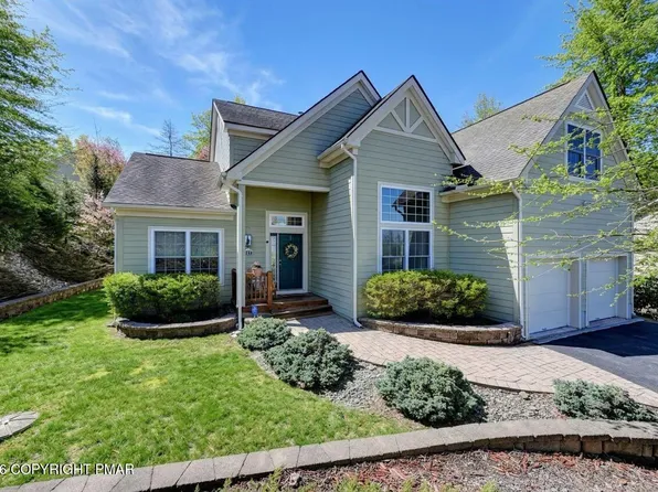 207 Hermit Thrush Rd, Pocono Pines, PA 18350